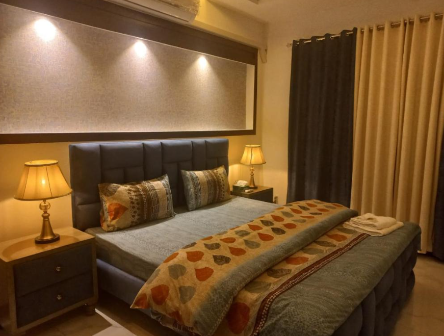 White House Residencia - Modern Guest House Room